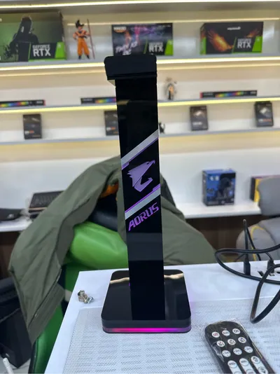 Giá Treo Tai Nghe LED RGB Basic