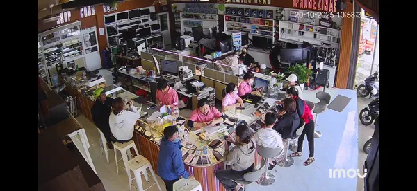Ảnh chụp tại Shop Công Nghệ Di Linh