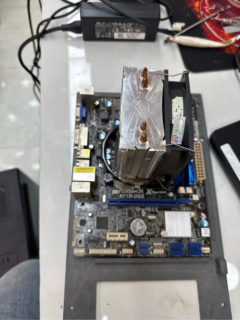Main Asrock H71M-Dgs