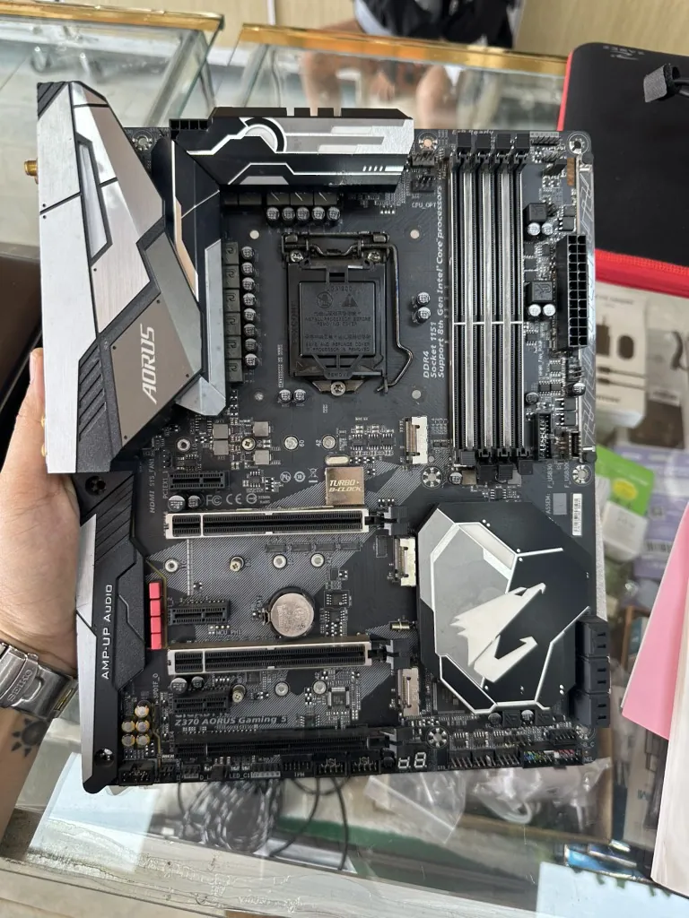 Main Gigabyte Aorus Z370 - Gaming 5